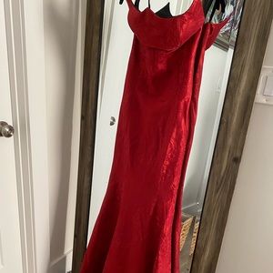 Red maxi gown / prom/ black tie event